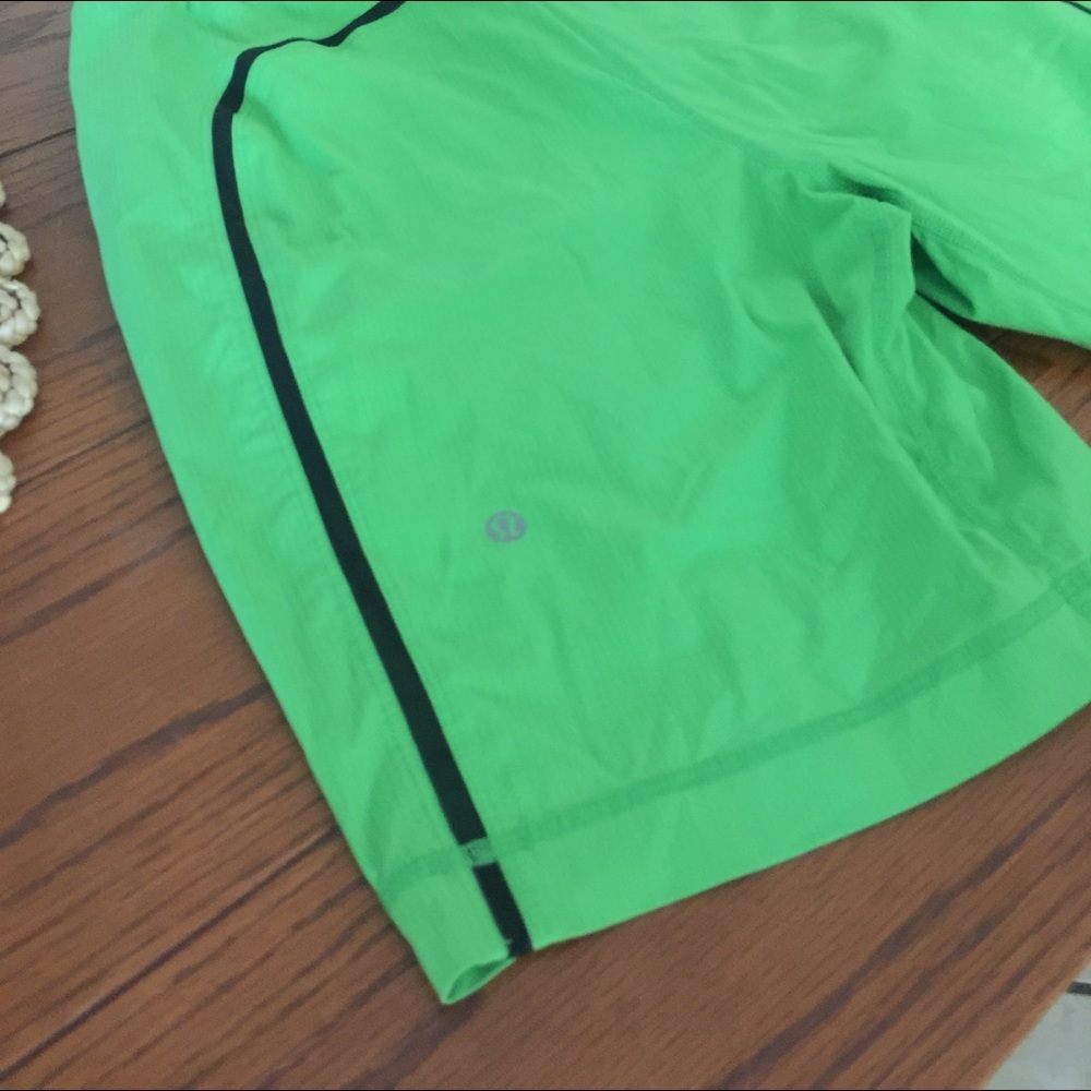 Mens Lululemon shorts green small​ - Picture 3 of 8